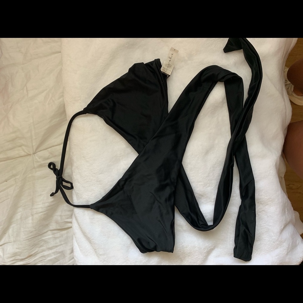 Black Cupshe Wrap Bikini Top